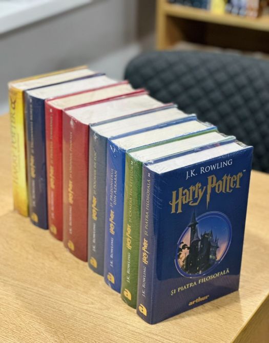 Colecția Completă Harry Potter (Vol. 1-8) (LIVRARE 15 ZILE)