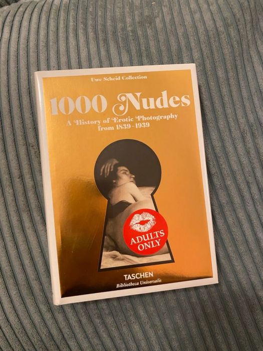 Nudes (LIVRARE 15 ZILE)